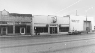 Front of Cavender Parts Department