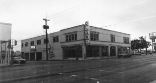 Front of Cavender Oldsmobile